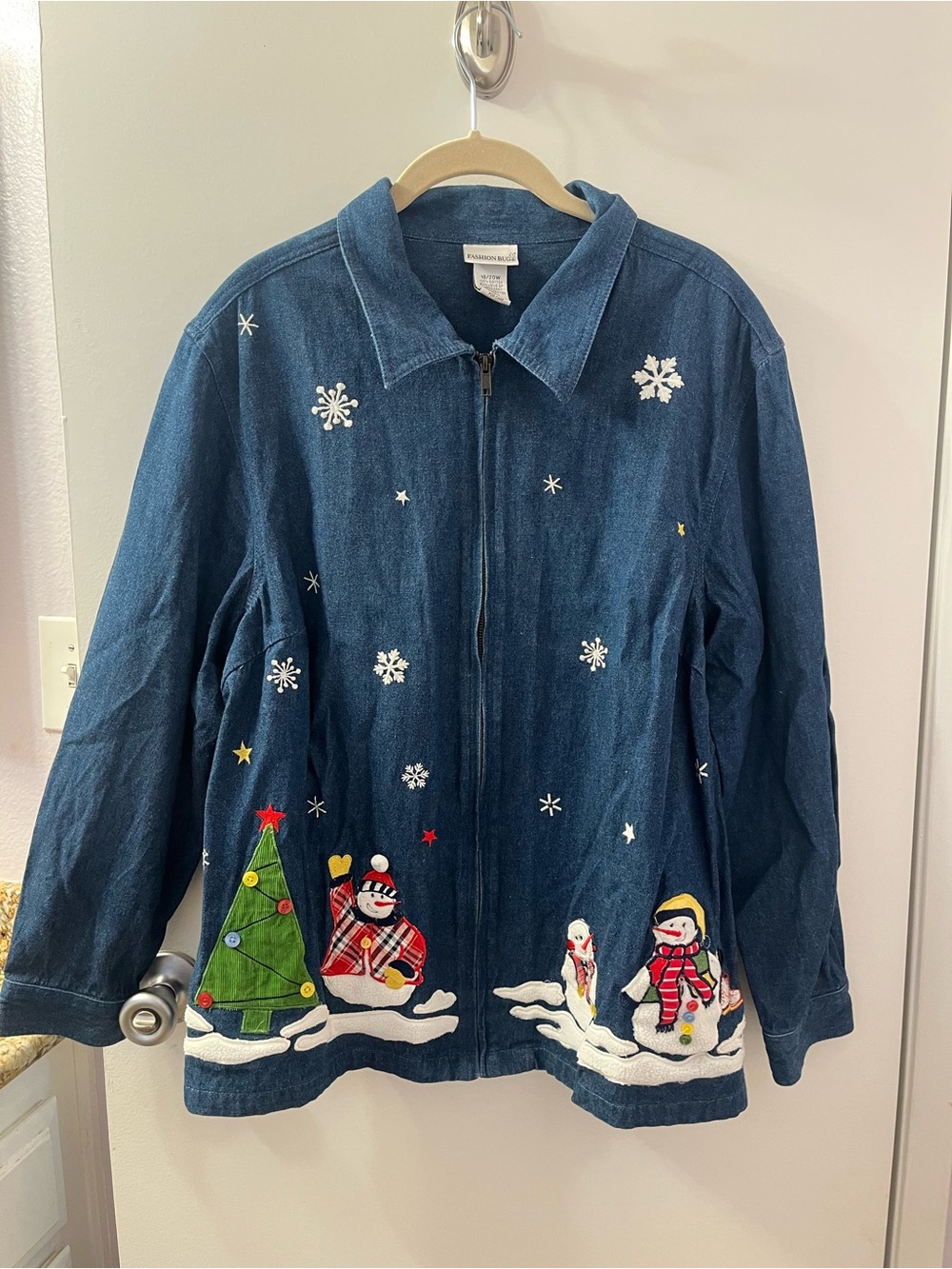 Womens Blue Holiday Denim Jacket with Snowman & Tree Appliqués EUC